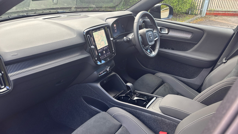 Volvo EX40 185kW Ext Range Ultra Black Edition 82kWh 5dr Auto Electric Estate